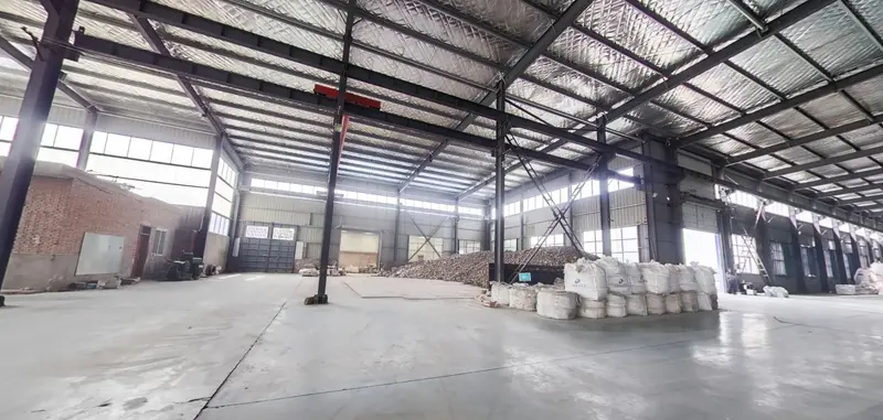 Kho nguyên liệu sản xuất sứ cách điện